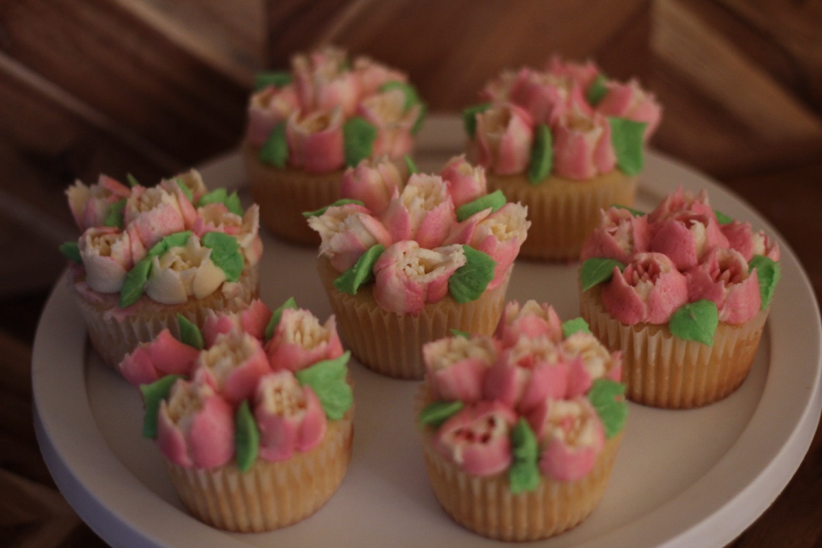 Pink flower buttercream cupcakes