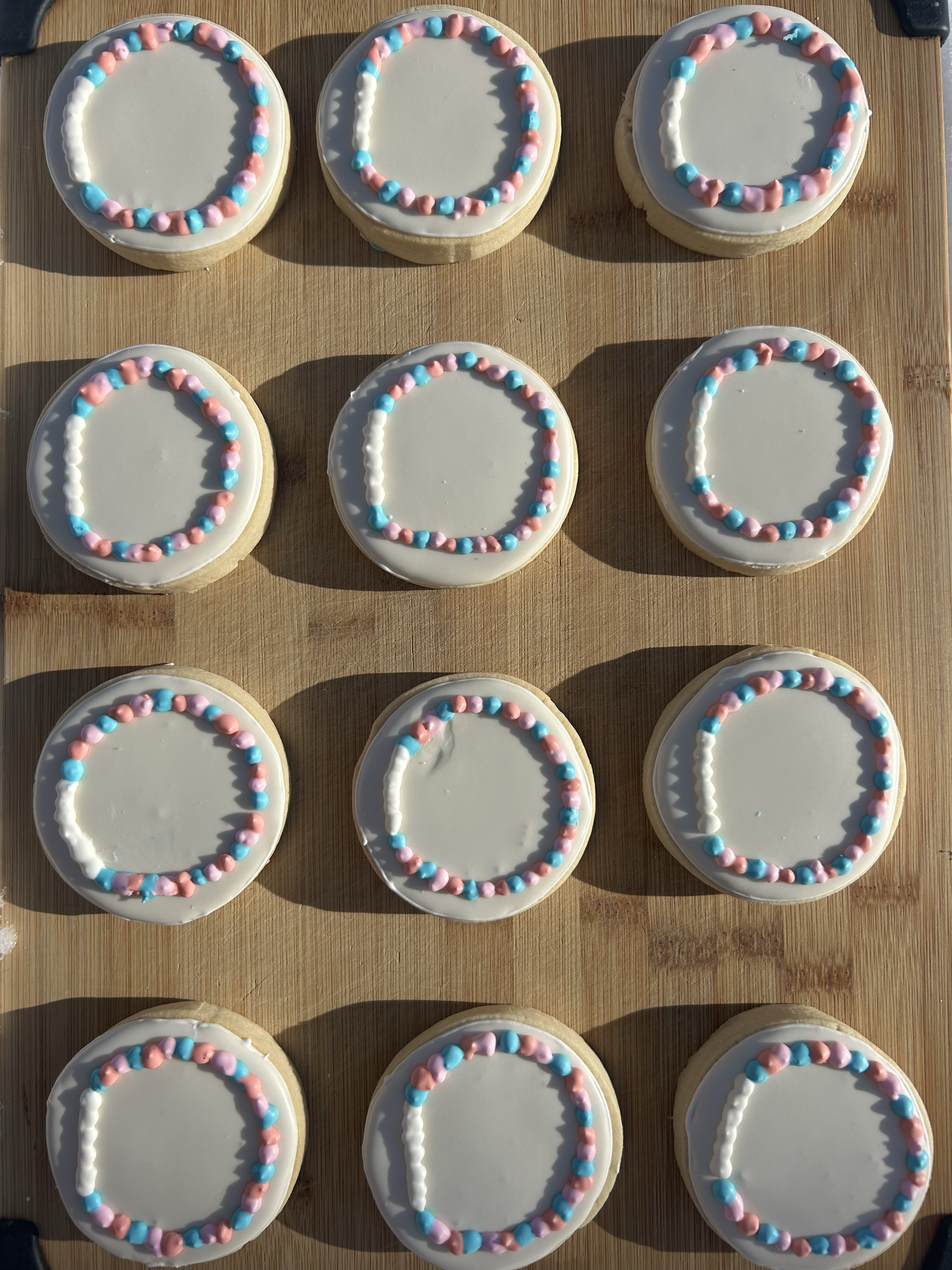 Sugar cookies with colorful dotted border